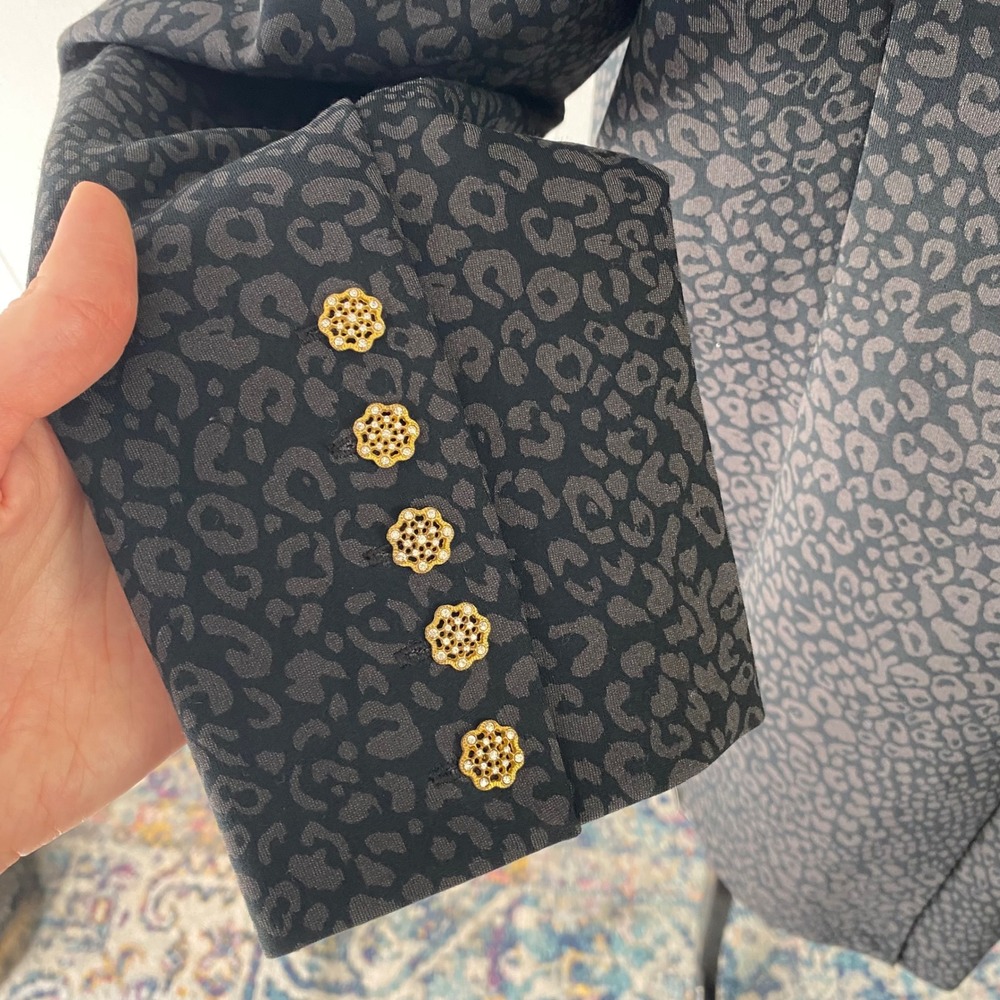 Soft Surroundings Black Leopard Print Blazer Gold Button Large Petite LP - Picture 9 of 12